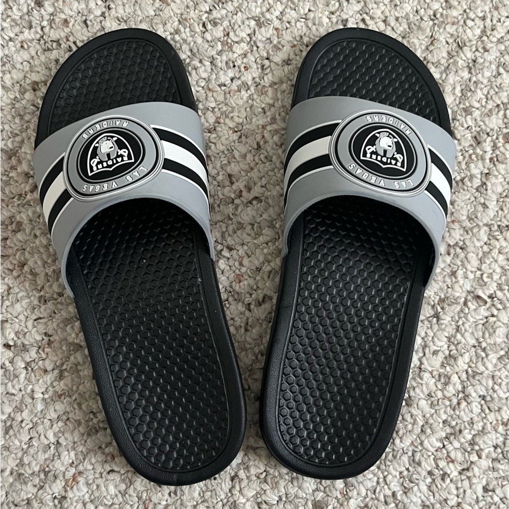 Radiers Men’s flip flops Size Small (7-8)